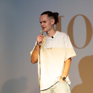 Comedian